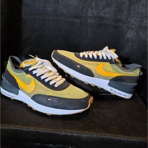 Nike Men's Size 9.5